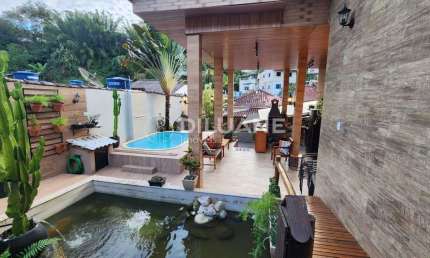 Casa com 3 quartos à venda na Rua Zilmar Pinald, Bela Vista, Rio Bonito, 306 m2 por R$ 720.000