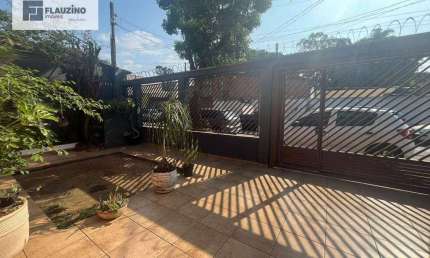 Casa com 3 dormitórios à venda, 200 m² por R$ 740.000,00 - Jardim Três Marias - São Paulo/SP