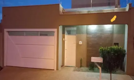 Casa com 3 quartos à venda no Jardim Santa Cecília, Ribeirão Preto  por R$ 650.000