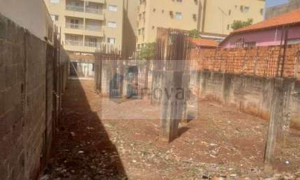 Terreno à venda na Vila Seixas, Ribeirão Preto  por R$ 950.000