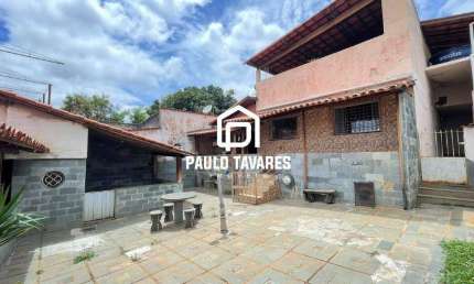 Casa a venda no bairro Palmeiras, Belo Horizonte - MG.