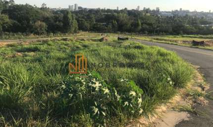 Terreno à venda no Residencial Casa do Lago em Indaiatuba-SP.