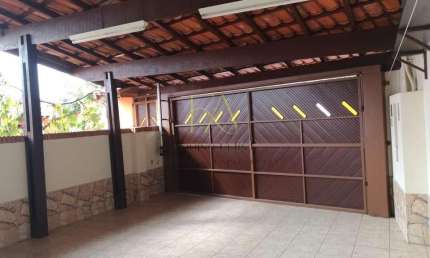 Casa para Locação em Atibaia, Jardim do Lago, 2 dormitórios, 1 suíte, 2 banheiros, 2 vagas