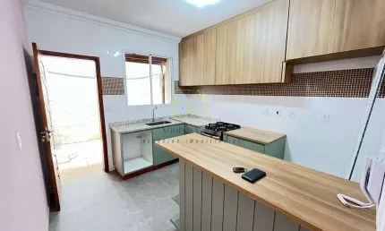 Casa em Condomínio para Locação em Atibaia, Nova Cerejeira, 2 dormitórios, 2 banheiros, 2 vagas