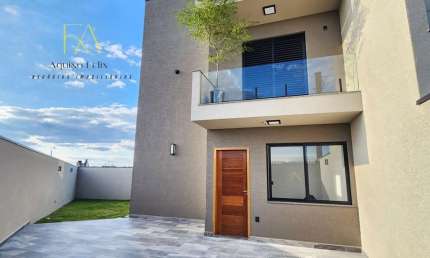 Casa para Venda em Atibaia, Jardim Jaraguá, 2 dormitórios, 2 suítes, 3 banheiros, 2 vagas