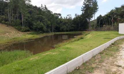 Terra rural em condomínio em Santo Amaro da Imperatriz.