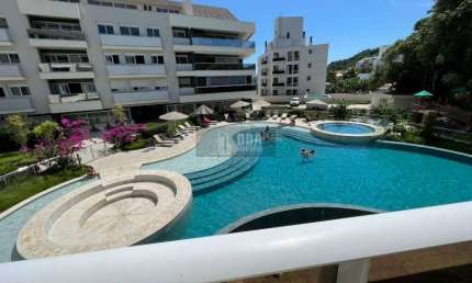 Apartamento com 03 suítes em condomínio club em Jurerê.
