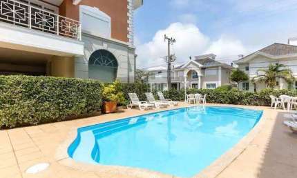 Apartamento mobiliado com 02 suítes em Jurerê Internacional