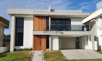 Linda casa nova, no Red Park, condomínio fechado, Rio Vermelho.