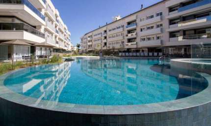 Apartmento duplex, alto patrão com 5 suítes em Jurerê