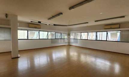 Ampla sala comercial no coração do centro de Floripa,c/ garagem