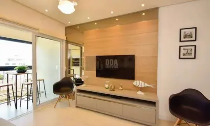 Belíssimo apartamento em Jurerê, a apenas 40 metros do mar.