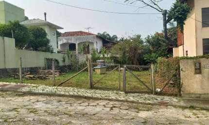 Lindo terreno , totalmente plano, na Ponta  de Baixo, São José.