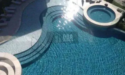 Apartamento finamente mobiliado com localização privilegiada.