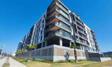 Apartamento novo com 02 suítes à venda em Jurerê Internacional