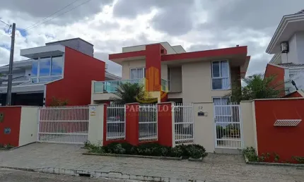 Casa com 4 quartos à venda no Glória, Joinville 