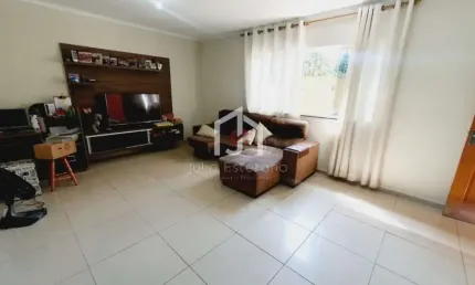 Casa com 3 quartos à venda na Rua das Camélias, Campos Elíseos, Taubaté por R$ 520.000