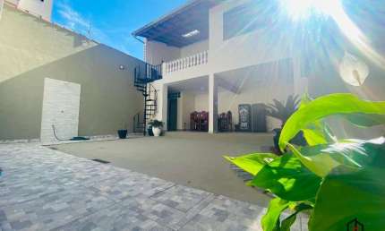 Casa com 3 quartos à venda na Rua Olavo Bilac, Centro, Taubaté por R$ 1.200.000