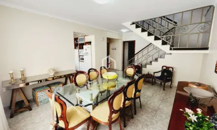 Casa com 4 quartos à venda na Avenida Frei Ângelo Maria, Jardim Santa Clara, Taubaté por R$ 890.000