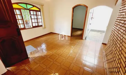 Casa com 4 quartos à venda na Rua Francisco Marques Pinto, Jardim Independência, Taubaté por R$ 525.000