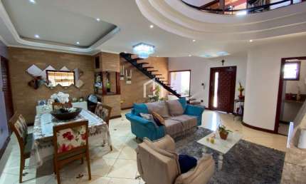 Casa com 3 quartos à venda na Rua dos Andradas, Monte Belo, Taubaté por R$ 1.100.000
