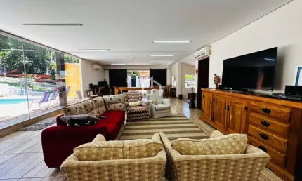 Casa em condomínio fechado com 8 quartos à venda na Rodovia Oswaldo Cruz, Chácaras Cataguá, Taubaté por R$ 2.600.000