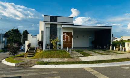 Casa em condomínio fechado com 3 quartos à venda na Estrada Amácio Mazzaropi, Vale dos Cristais, Taubaté por R$ 690.000