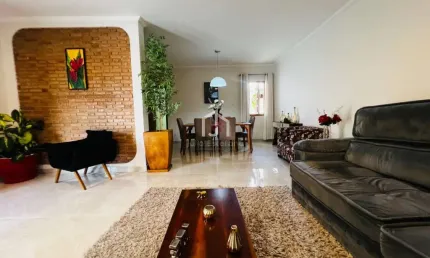 Casa com 3 quartos à venda na Rua Annunciata Rosa Indiani, Vila São Geraldo, Taubaté por R$ 1.050.000