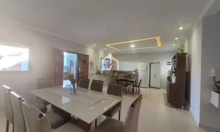 Casa com 3 quartos à venda na Rua Formosa, Jardim Maria Augusta, Taubaté por R$ 850.000