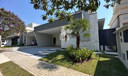 Casa em condomínio fechado com 3 quartos à venda na Avenida Carlos Pedroso da Silveira, Residencial Ouroville, Taubaté por R$ 1.380.000