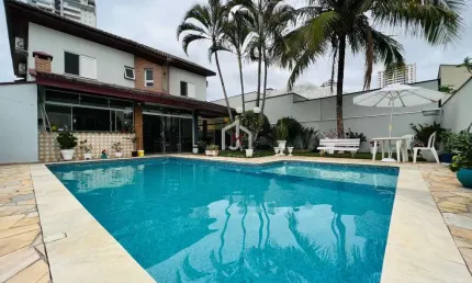 Casa em condomínio fechado com 4 quartos à venda na Avenida Itália, Jardim das Nações, Taubaté por R$ 2.200.000