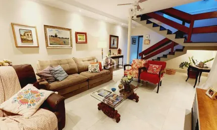 Casa com 3 quartos à venda na Rua Benedito Oberdan Fernandes Lobo, Residencial Portal da Mantiqueira, Taubaté por R$ 890.000