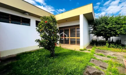 Casa com 4 quartos à venda na rua joviano barbosa, vila nossa senhora das graças, taubaté por r$ 550.000