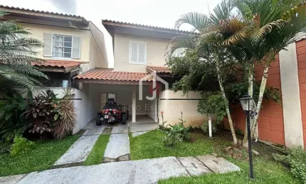 Casa em condomínio fechado com 3 quartos à venda na Rua Washington Luís, Quiririm, Taubaté por R$ 690.000