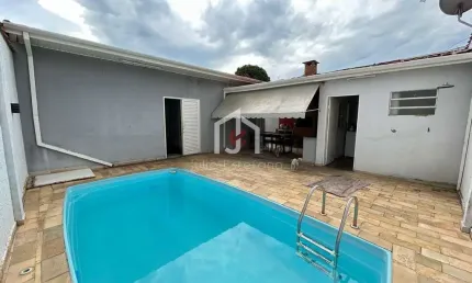 Casa com 3 quartos à venda na Rua Irmã Horminda Gambier Franco, Recanto dos Coqueirais, Taubaté por R$ 590.000