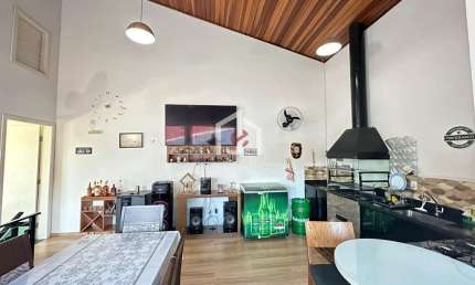 Casa com 3 quartos à venda na Rua José Felipe Cursino de Moura, Vila Aparecida, Taubaté por R$ 700.000