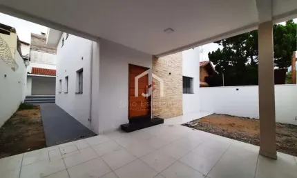Casa com 3 quartos à venda na Avenida José Pedro da Cunha, Jardim Maria Augusta, Taubaté por R$ 830.000