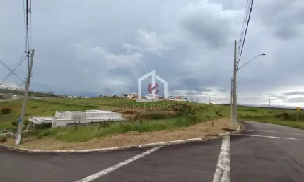 Terreno em condomínio fechado à venda na Avenida Doutor José Wenceslau Júnior, Campos do Conde, Taubaté por R$ 240.000