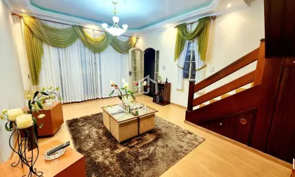 Casa com 3 quartos à venda na Rua Marechal Arthur da Costa e Silva, Centro, Taubaté por R$ 500.000