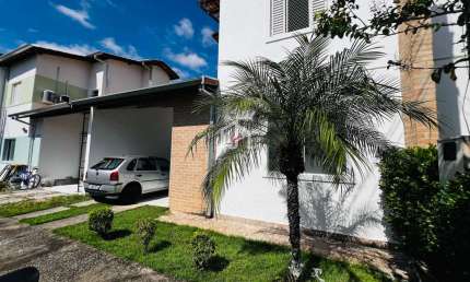 Casa em condomínio fechado com 3 quartos à venda na Avenida Arnaldo Felipe Sbruzzi, Piracangaguá (Chácara Flórida), Taubaté por R$ 395.000