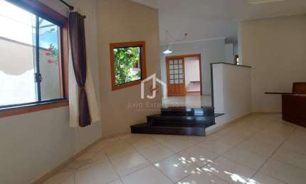 Casa em condomínio fechado com 3 quartos à venda na Avenida das Camássias, Residencial Vila Velha, Taubaté por R$ 870.000