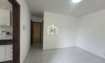Apartamento com 2 quartos para alugar na Rua Voluntário Benedito Sérgio, Parque São Cristóvão, Taubaté por R$ 1.350