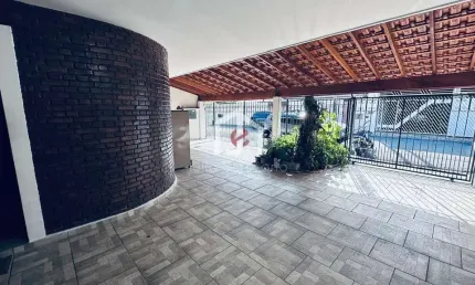 Casa com 3 quartos à venda na Rua Marechal Mascarenhas de Morais, Jardim Independência, Taubaté por R$ 930.000