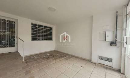 Casa comercial para alugar na Rua Engenheiro Fernando de Mattos, Centro, Taubaté por R$ 2.300