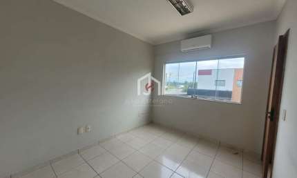 Sala comercial para alugar no Caminho Novo, Tremembé  por R$ 1.100