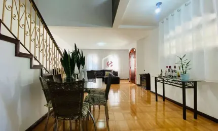 Casa com 3 quartos à venda na Rua Edgard Monteiro Lobato, Chácara do Visconde, Taubaté por R$ 530.000
