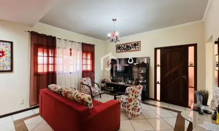 Casa com 3 quartos à venda na Rua das Tulipas, Campos Elíseos, Taubaté por R$ 700.000