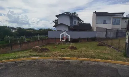 Terreno em condomínio fechado à venda no Parque Pinheiros, Tremembé  por R$ 210.000