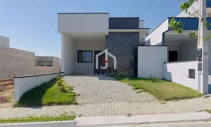 Casa em condomínio fechado com 3 quartos para alugar na Avenida Arthur dos Santos, Loteamento Industrial Água Preta, Pindamonhangaba por R$ 3.515
