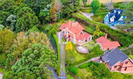 Casa em condomínio fechado com 4 quartos à venda no Jardim Véu da Noiva, Campos do Jordão  por R$ 3.200.000
